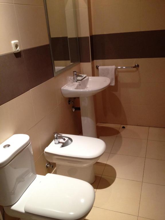 Hostal Aeropuerto Madrid Bilik gambar