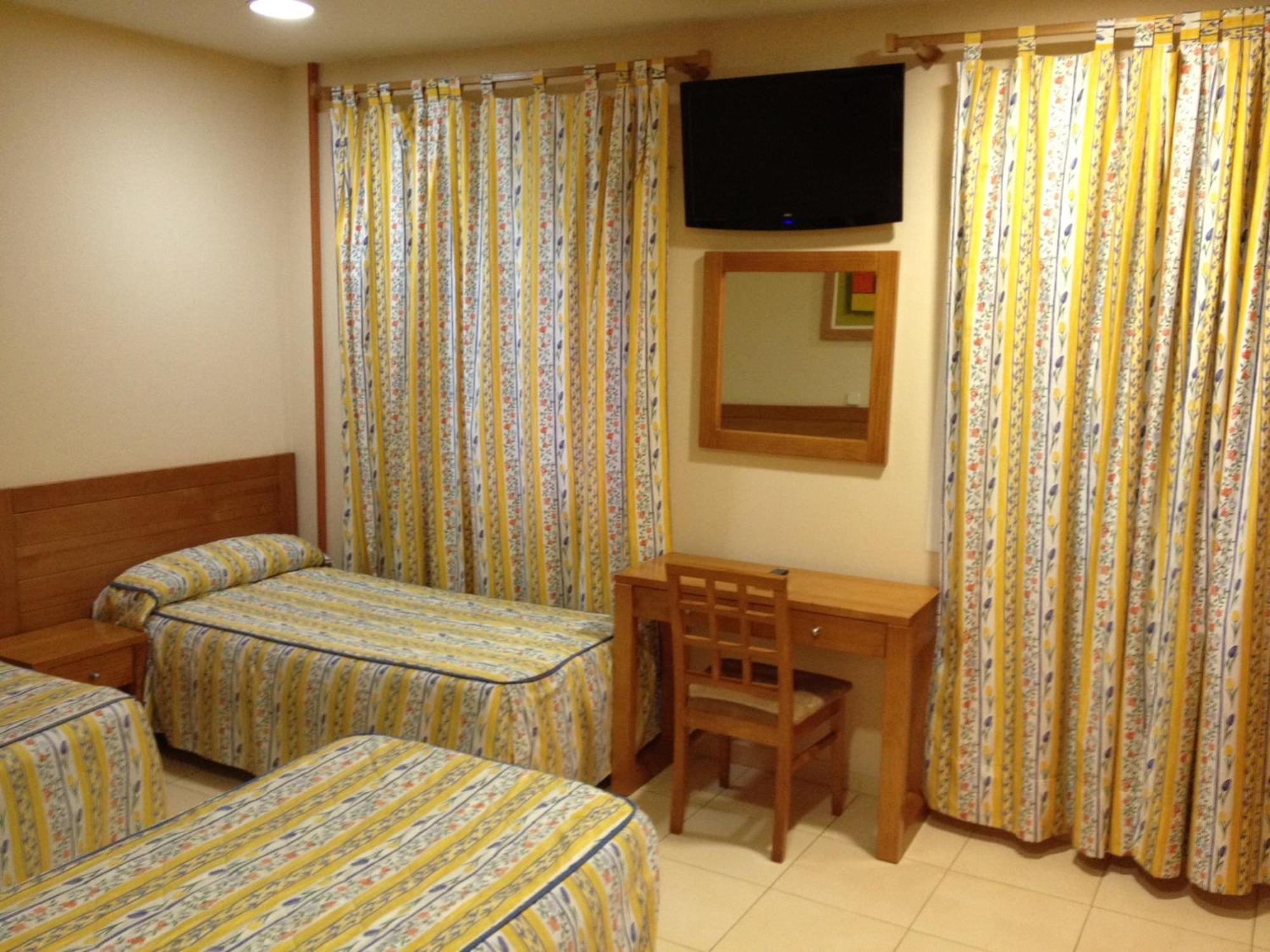 Hostal Aeropuerto Madrid Luaran gambar